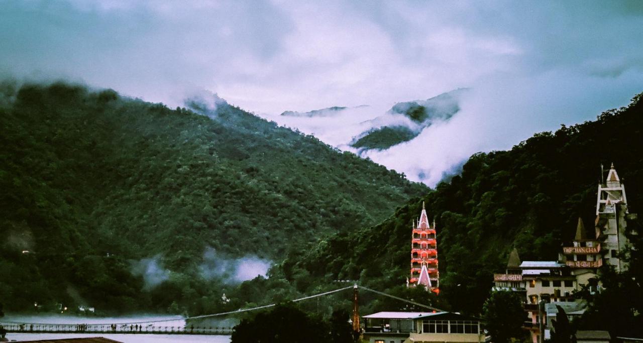 Shri Ganga View Guest House Risikés Kültér fotó